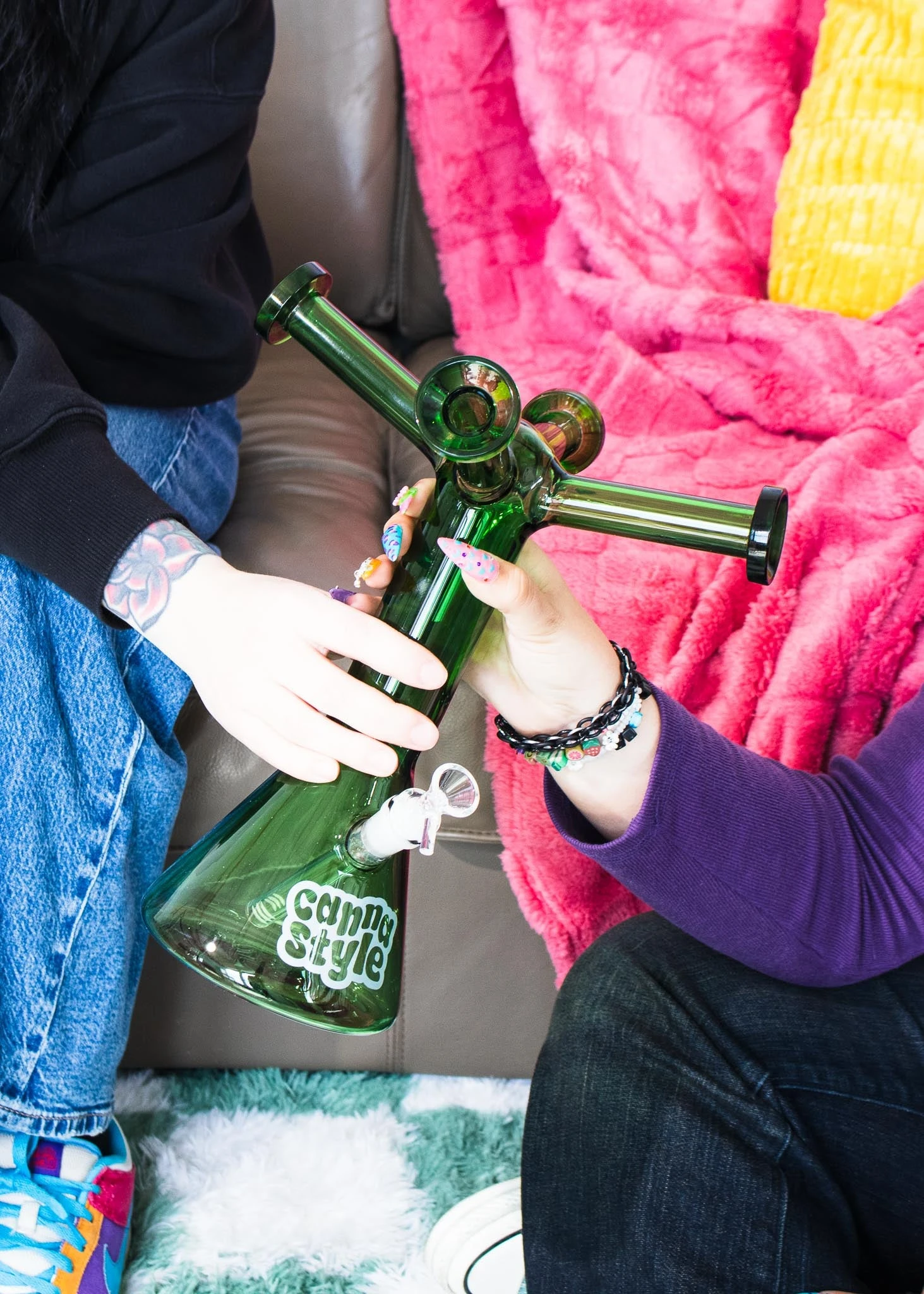 GREEN HUNGRY HUNGRY HIPPOS BONG(Hungry Hungry Hippos Bong Green) 2 GREEN HUNGRY HUNGRY HIPPOS BONG(Hungry Hungry Hippos Bong Green)