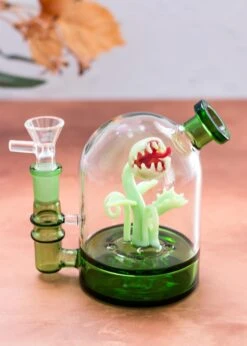 VENUS FLY TRAP CLOCHE BONG(Venus Fly Trap Cloche Bong)