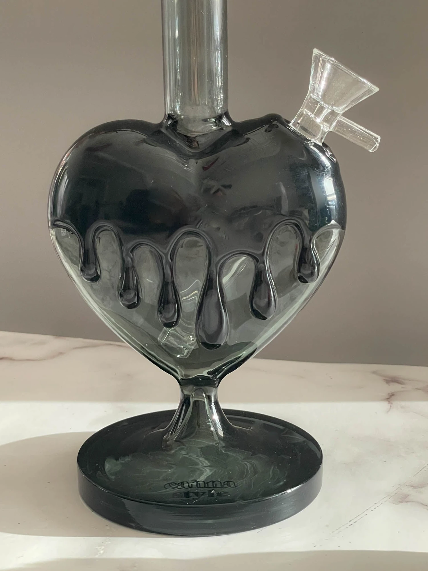 GOTH HEART BONG(Black Drip Heart Bong) 5 GOTH HEART BONG(Black Drip Heart Bong) - Image 3