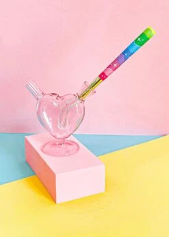 PINK HEART MINI-JOINT BUBBLER(Pink Heart Mini Joint Glass Bubbler)